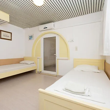 Apartment Amazing In With Wifi Dugi Rat